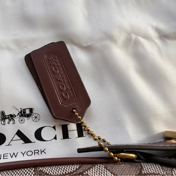 Coach Underarm Bag, Moon Bag, Brown - Picture 14 of 14
